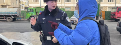 老人迷途遇警 民警及时救助